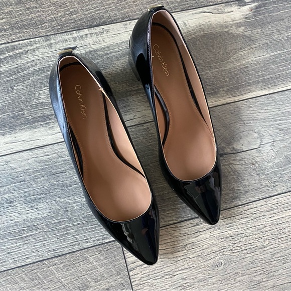 NWT Calvin Klein Natalynn Black Patent Pump Classic Shinny Block Heel Size 11 - Picture 2 of 13